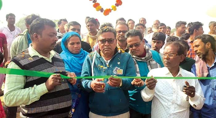 কেশপুরের ঝেতলায় পথশ্রী-৪ প্রকল্পে রাস্তা সংস্কার শুরু