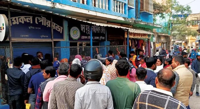 এসআইআরের নথি দিতে হিমশিম ডোমকল পুরসভা