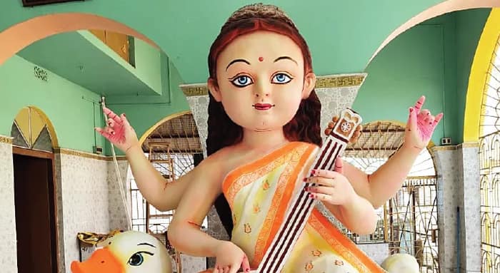 সাবেকিয়ানায় ইতি, কাটোয়া-কালনা জুড়ে এআই কিউট সরস্বতী প্রতিমা গড়ার হিড়িক