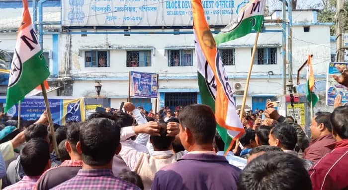 এসআইআরের শুনানি: ভোটারদের হেনস্তার অভিযোগ, উত্তরের জায়গায় জায়গায় বিক্ষোভ