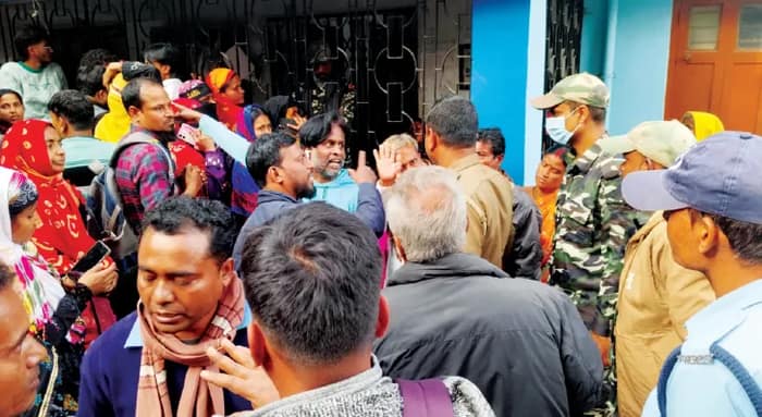 শুনানিতে আরামবাগ মহকুমা শাসক