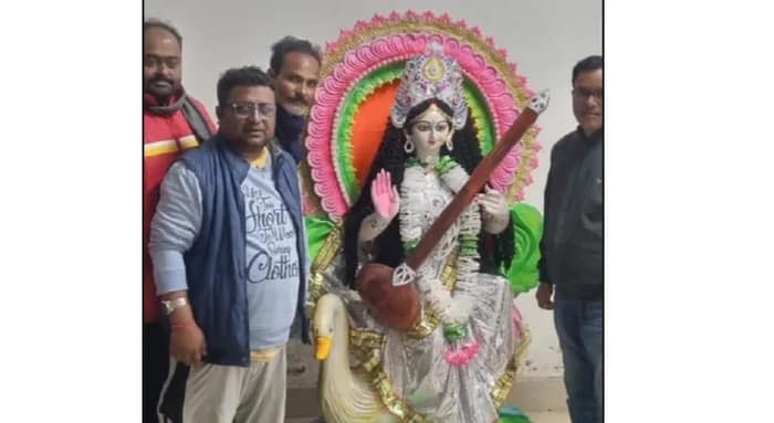 সম্প্রীতির অনন্য দৃষ্টান্ত দিনহাটা মহকুমা হাসপাতালে সরস্বতী আরাধনায় মুসলিম চিকিৎসক, খ্রিস্টান নার্স