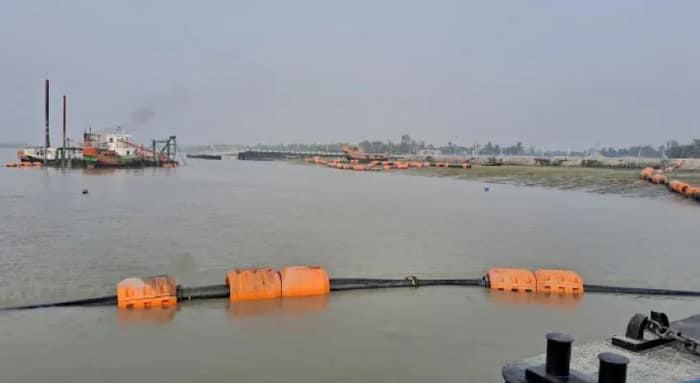 মুড়িগঙ্গায় বারবার ডুবছে পণ্যবাহী জাহাজ, ক্রমেই বাড়ছে নদীর দূষণ
