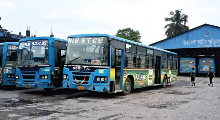 ১৫ বছর ধরে বন্ধ সরকারি বাস পরিষেবা, ভরসা টোটো-অটো