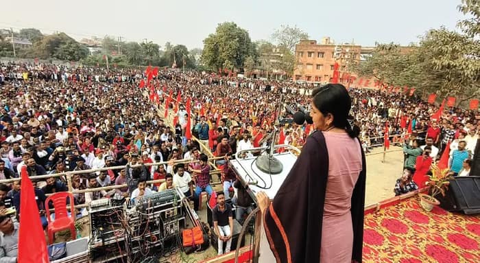 লড়াই হবে চোখে চোখ রেখে, হুঙ্কার মীনাক্ষীর