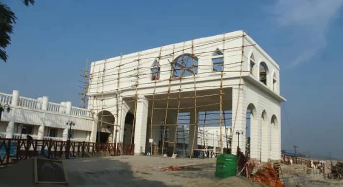 জলপাইগুড়ি রাজবাড়ি, জল্পেশের আদলে স্টেশন