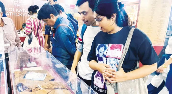 মহানায়কের স্যুট-সত্যজিতের স্ক্রিপ্ট, গিরিশ ঘোষের চিঠি, ঋত্বিকের লেখা