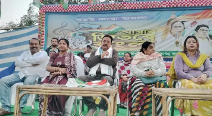 এসআইআর হয়রানি: বিজেপি ও কমিশনকে আক্রমণে তৃণমূল