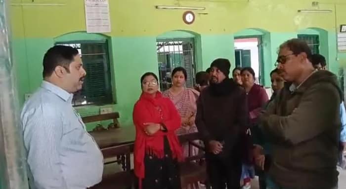 মাধ্যমিক পরীক্ষা কেন্দ্রগুলি পরিদর্শন করলেন সদর মহকুমা শাসক, খতিয়ে দেখলেন প্রস্তুতি