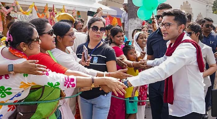 বিজেপি সাংসদই তো কাঁটাতারের বেড়া খুলে দিতে বলছেন! স্বরাষ্ট্রমন্ত্রীকে ঠেস অভিষেকের
