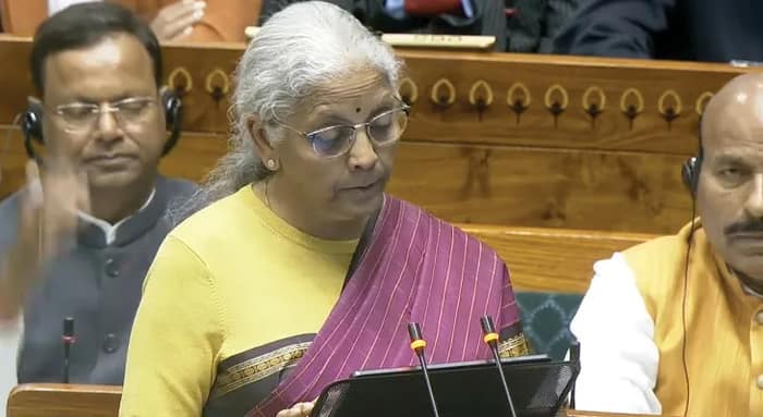 এআই থেকে চিকিৎসা ক্ষেত্র, ভোটমুখী রাজ্যগুলিতে বেশ কয়েকটি ‘উপহার’ ঘোষণা কেন্দ্রীয় অর্থমন্ত্রীর