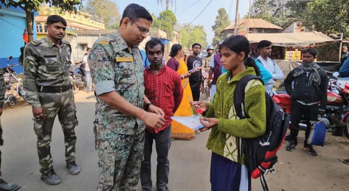 পরীক্ষার্থী পিয়ালির বাড়ির সংযোগ জুড়ল বিদ্যুৎদপ্তর