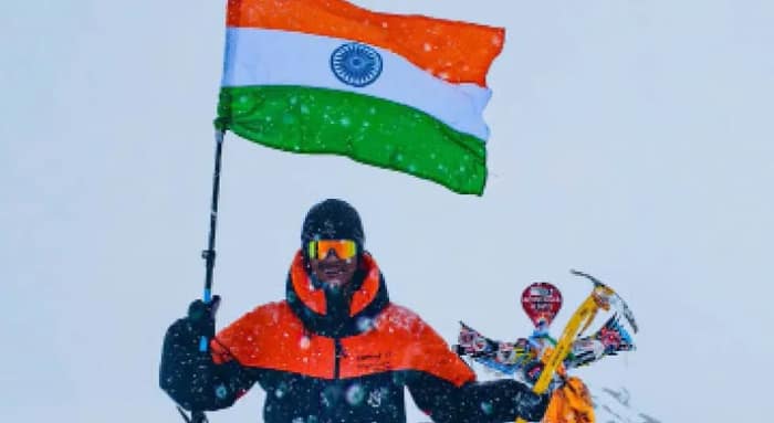 আমেরিকার অ্যাকনকাগুয়ার শিখরে দেশের পতাকা, বিশ্বরেকর্ড থেকে ৩ কদম দূরে উত্তরপাড়ার শুভম