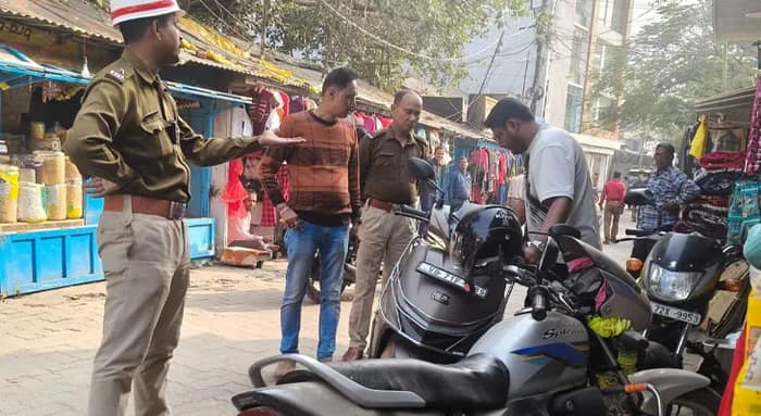 ব্যবসায়ী সমিতিকে নিয়ে অভিযান চালাল ট্রাফিক বিভাগ