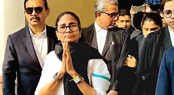 সাপ হয়ে কামড়ে ‘ওঝা’ সাজতে চাইছে বিজেপি