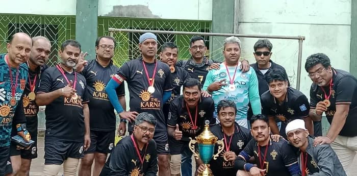 জিয়াভারালি কাপ ফুটবলে জয়ী ১৯৯৫-এর ব্যাচ