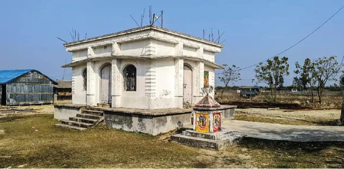জলেশ্বর মন্দিরে পুজো ঘিরে নামখানায় উৎসবের আমেজ, ভিড় করছেন ভক্তরা