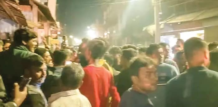 ছেলেধরা সন্দেহে সরশুনার প্রৌঢ়াকে হেনস্তা রায়গঞ্জে, বাড়ি ফেরাল পরিবার