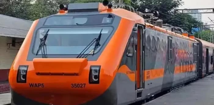 ‘অমৃত ভারত’ কাটোয়া জংশনে  দুর্ঘটনা নিয়ে হুঁশ নেই রেলের, মন্ত্রী অশ্বিনী বৈষ্ণবকে নিশানা তৃণমূলের