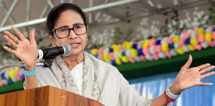 কমিশন কোপে যাঁদের ডিমোশন, তাঁদেরই হবে প্রোমোশন: মমতা, ৫ জনের বিরুদ্ধে এফআইআর দায়ের