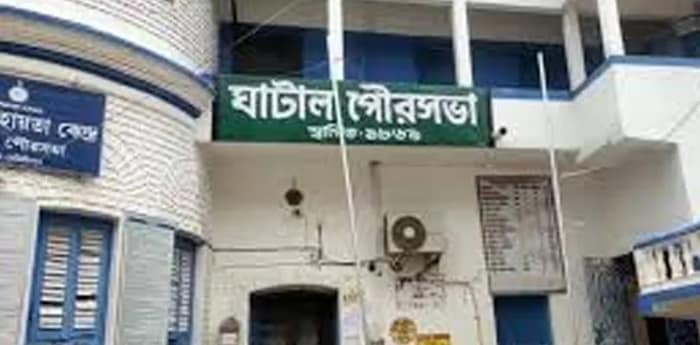 দু’ দিন ধরে আন্ত্রিক আতঙ্কের পর ভালভ মেরামতি ঘাটাল পুরসভার, শুক্রবার থেকে পরিস্রুত জল