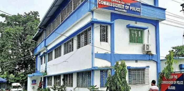 ভোটের আগে বদলির নির্দেশ বহু পুলিশকর্তাকে
