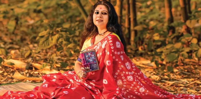 শাড়ি যখন ভাষা