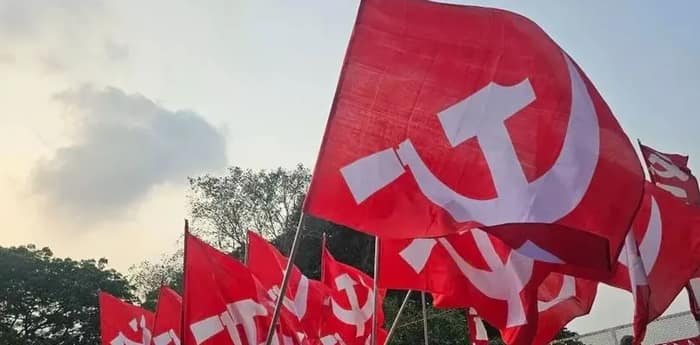 ‘শত্রু শিবিরে’ যোগ দেওয়ায় বহিষ্কৃত প্রতীক উর, চাপে সিপিএম, এসএফআই কার্যালয়ে লকার থেকে সরল নাম