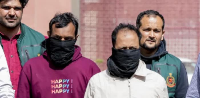 নিউটাউনে বসেই মডিউল তৈরি,  প্রশিক্ষণের প্ল্যান উমর ফারুকের, প্রকাশ্যে গারমেন্ট ফ্যাক্টরির শ্রমিক, আড়ালে লস্কর জঙ্গি