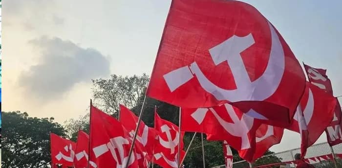 মুসলিম মৌলবাদী শক্তি একত্রিত হতে চাইছে বাংলায়, বলছে সিপিএমের পলিটব্যুরো