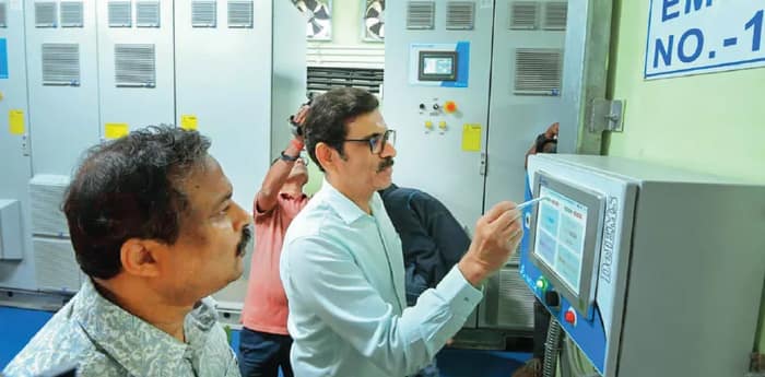 বিদ্যুৎ বিপর্যয়ে আর দাঁড়িয়ে পড়বে না যাত্রীবোঝাই মেট্রো