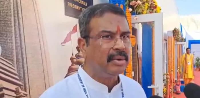আদালতের প্রতিটি নির্দেশ মেনে চলা হবে, এনসিইআরটি বই বিতর্কে মন্তব্য কেন্দ্রীয় মন্ত্রী ধর্মেন্দ্র প্রধানের