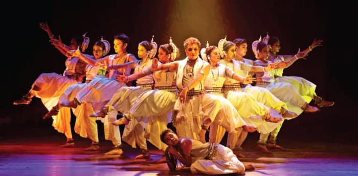 দর্পণীর নৃত্য সমারোহ