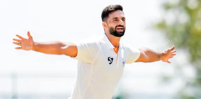 মায়াঙ্কের শতরান, লড়ছে কর্ণাটক, এখনও ৩৬৪ রানে এগিয়ে জম্মু ও কাশ্মীর