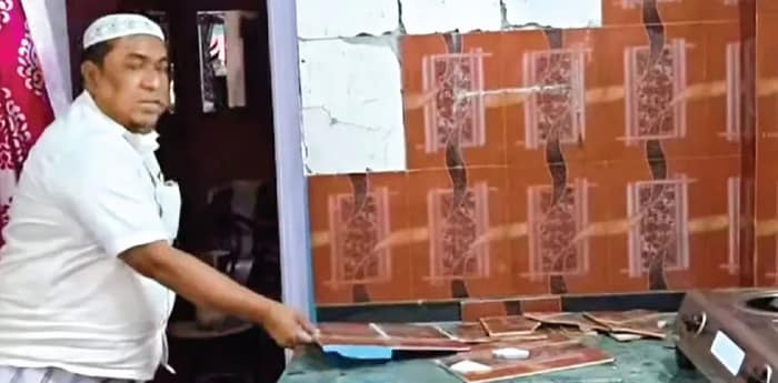 সীমান্ত অঞ্চলে জোরালো ভূমিকম্প: খালি করা হল স্কুল, ইট পড়ে ভাঙল অ্যাসবেস্টস
