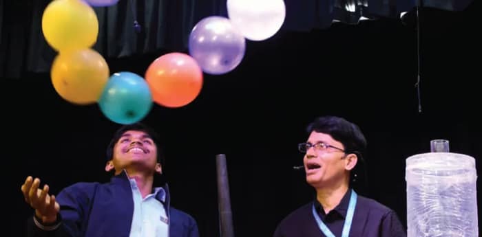 বিজ্ঞান দিবসে পড়ুয়াদের বোঝানো হল বার্নোলির বায়ুচাপের সূত্র