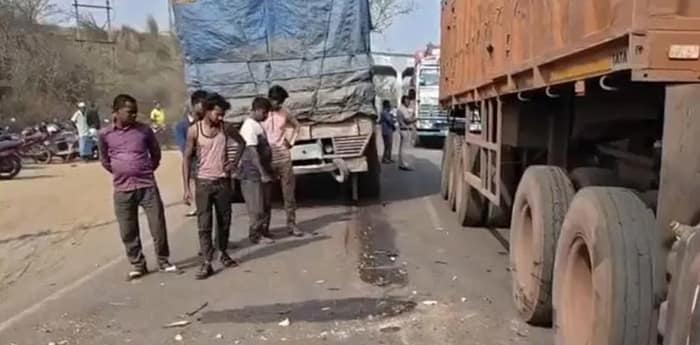 রাজ্য সড়কে বেপরোয়া লরির ধাক্কা, প্রাণ গেল এক মহিলার