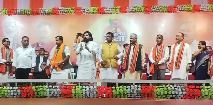 কোচবিহারের রাসমেলা ময়দানে বিজেপির পরিবর্তন যাত্রার সূচনা অনুষ্ঠানে উপস্থিত হলেন বিজেপির সর্বভারতীয় সভাপতি নীতিন নবীন