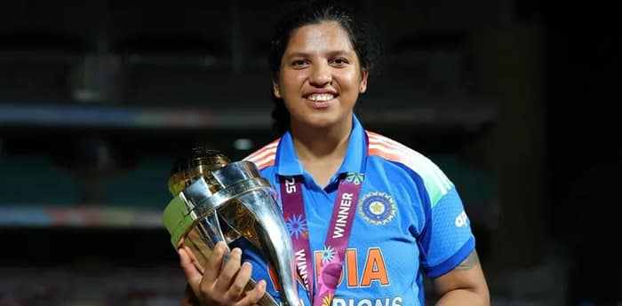 বিশ্বজয়ী রিচাও ‘বিচারাধীন’ কমিশন, বিজেপিকে নিশানা তৃণমূলের