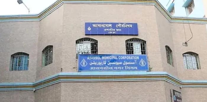 আসানসোলের ডেপুটি মেয়রের নামই বিচারাধীন! নাম নেই জীবিতেরও