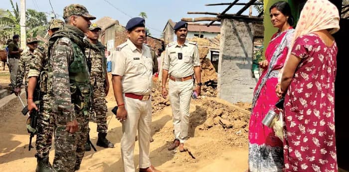 পুরুলিয়া, আরামবাগ ও বাঁকুড়ায় কেন্দ্রীয় বাহিনী, পুলিশ আধিকারিকদের নিয়ে শুরু রুটমার্চ