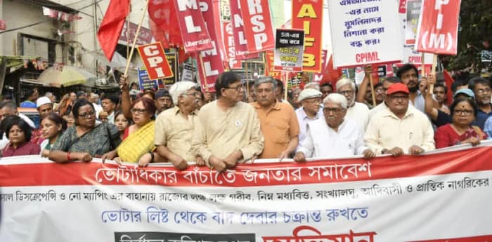 ভোটাধিকার রক্ষায় বামেদের সারা রাত অবস্থান, পথেই হল ইফতার!
