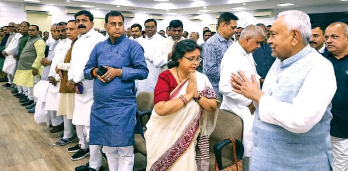নীতীশের দলে বিদ্রোহ বাড়ছে, ভাঙনের শঙ্কা