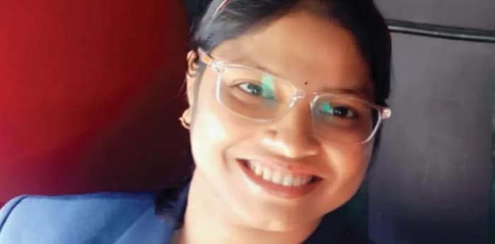 ইউপিএসসিতে ৭৬৪ স্থান সাগরদিঘির গরিব চাষার মেয়ের