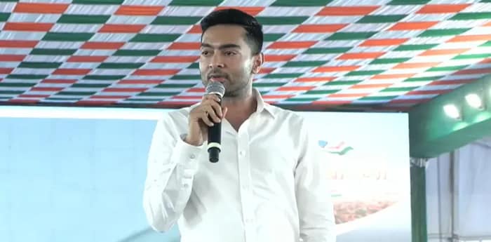 রেড রোডে ঈদের শুভেচ্ছা জানালেন অভিষেক বন্দ্যোপাধ্যায়