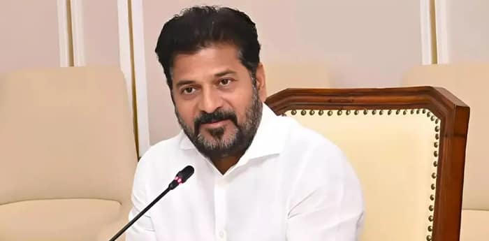 কলেজ ছাত্রীদের ইলেক্ট্রিক স্কুটার দেওয়ার পরিকল্পনা তেলেঙ্গানার মুখ্যমন্ত্রী রেবন্ত রেড্ডির