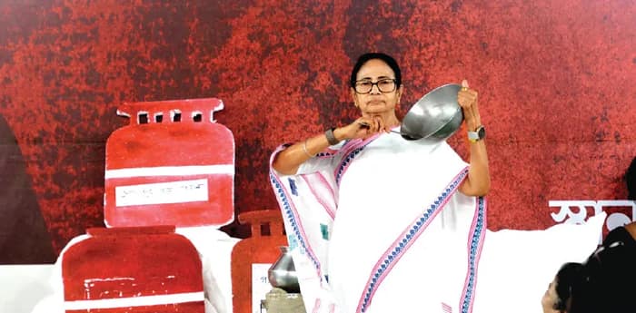 বৃহস্পতিবার এলপিজি  ইস্যুতে রাজ্যের  উচ্চপদস্থ কর্তাদের সঙ্গে বৈঠক করবেন মুখ্যমন্ত্রী মমতা বন্দ্যোপাধ্যায়