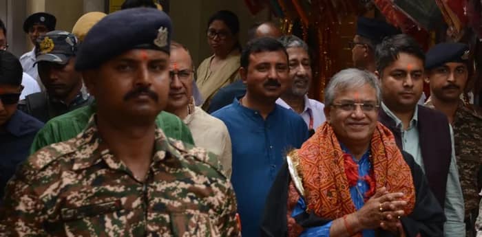 আজ কালীঘাট মন্দিরে পুজো দিলেন দেশের মুখ্য নির্বাচন কমিশনার জ্ঞানেশ কুমার