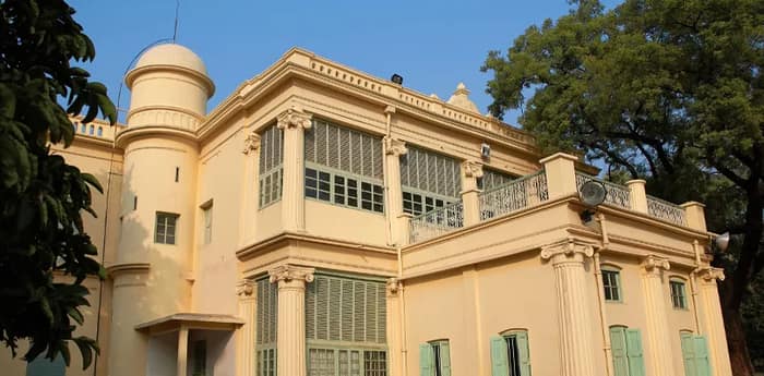 বিশ্বভারতীর হস্টেলে নিম্নমানের খাবার দেওয়ার অভিযোগ, ছাত্রীদের ক্ষোভ