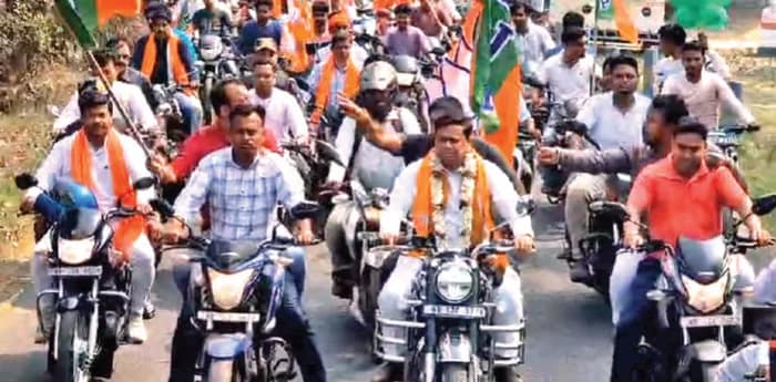 বাইক র‍্যালিতে জনসংযোগ! নিয়ম ভাঙার  খেলায় রাজনৈতিক দলের নেতা ও কর্মীরা